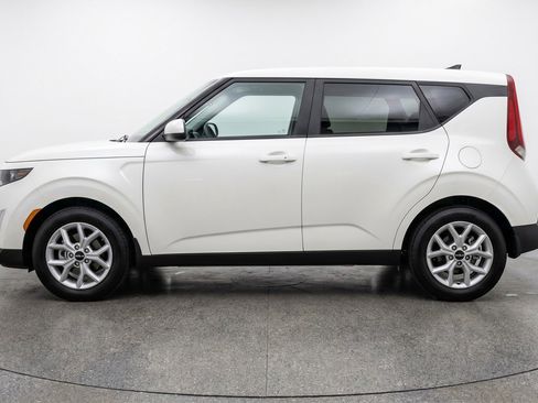 Used 2025 Kia Soul LX w/ LX Technology Package FWD image 5