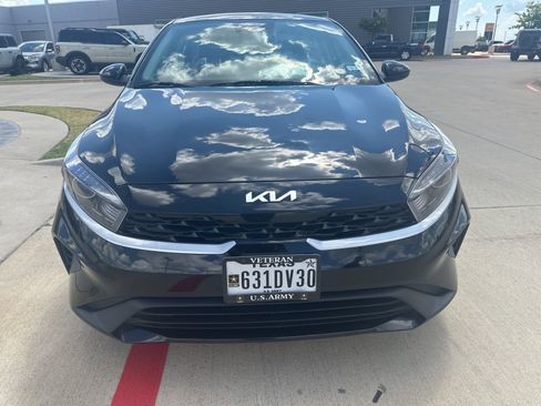 Used 2023 Kia Forte LXS FWD image 2
