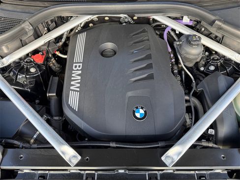 Used 2025 BMW X5 xDrive40i w/ Climate Comfort Package image 36
