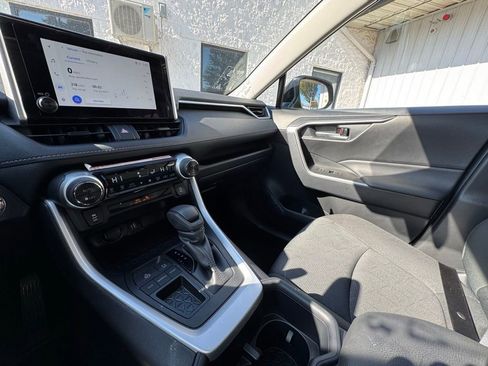 Used 2025 Toyota RAV4 XLE image 15