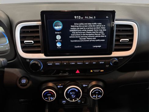 Certified 2023 Hyundai Venue Limited w/ Cargo Package image 17