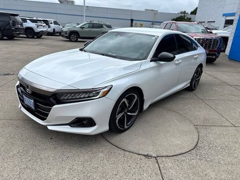 Used 2022 Honda Accord Sport image 4