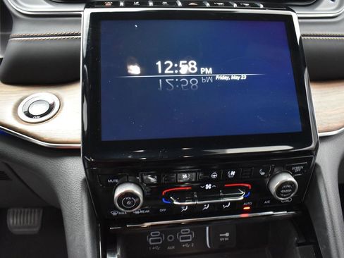 Used 2021 Jeep Grand Cherokee L Summit w/ Luxury Tech Group V image 10