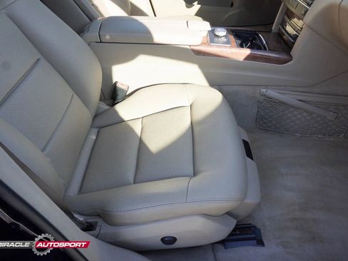 Used 2011 Mercedes-Benz E 350 4MATIC Wagon image 32