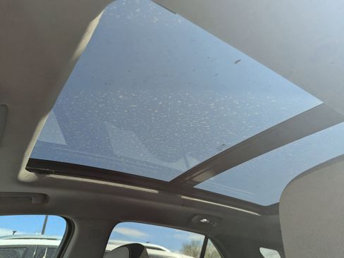 Used 2018 Chevrolet Equinox LT w/ Sun & Infotainment Package image 7