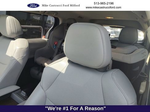 Used 2022 Toyota Sienna XLE FWD image 8