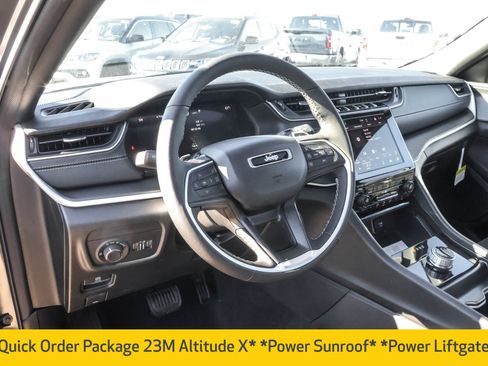 New 2025 Jeep Grand Cherokee L Altitude image 4
