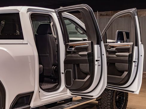 Used 2024 GMC Sierra 2500 SLE w/ SLE Convenience Package image 29