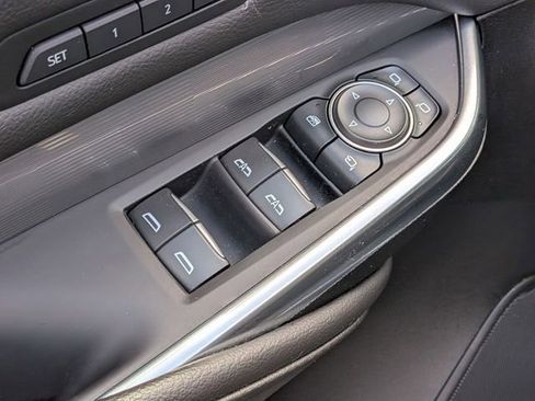 Used 2025 Cadillac XT4 Premium Luxury FWD image 14
