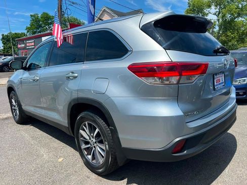 Used 2019 Toyota Highlander XLE AWD/4WD image 7