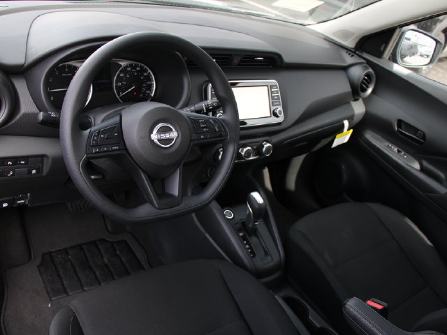 Certified 2025 Nissan Kicks Play S FWD image 4
