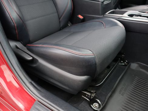 Used 2017 Toyota Camry SE FWD image 9