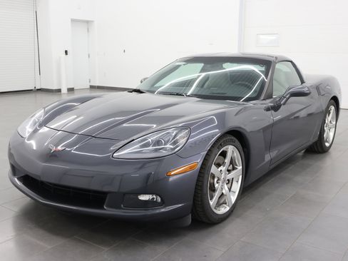 Used 2009 Chevrolet Corvette Coupe w/ Preferred Equipment Group RWD image 7