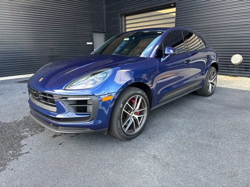 Certified 2025 Porsche Macan S AWD/4WD image 1