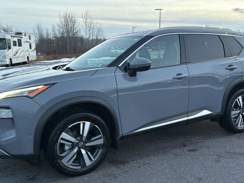 Used 2022 Nissan Rogue SL w/ SL Premium Package image 14