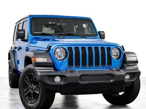 Used 2022 Jeep Wrangler Unlimited Sport AWD/4WD image 3