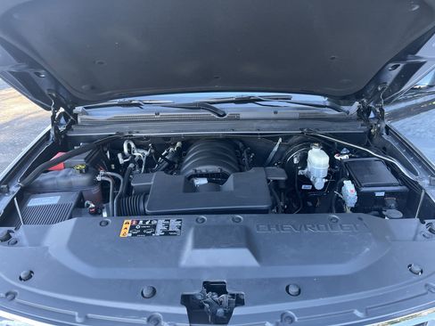 Used 2019 Chevrolet Suburban LT image 35