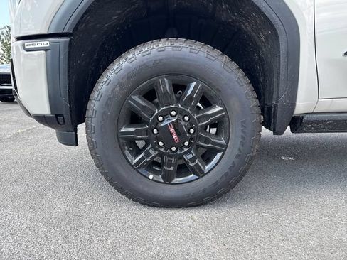 New 2026 GMC Sierra 2500 AT4 w/ AT4 Premium Plus Package AWD/4WD image 10