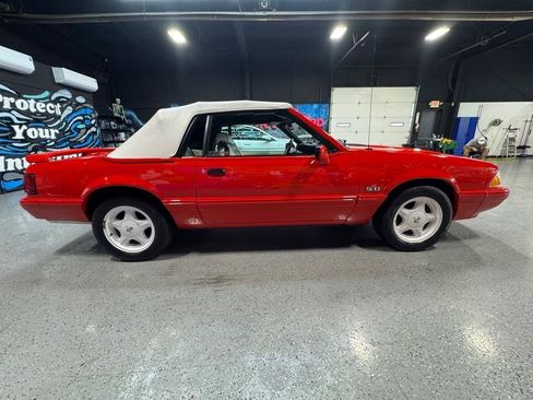 Used 1992 Ford Mustang LX RWD image 6