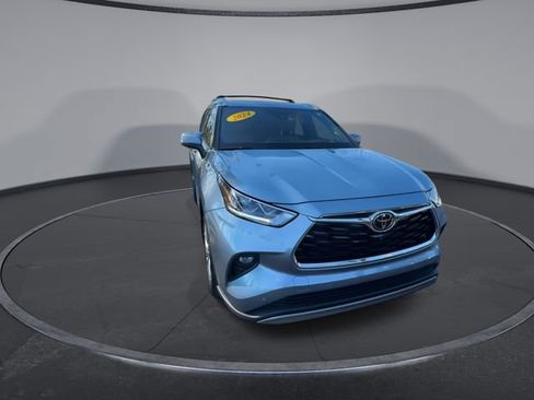 Used 2024 Toyota Highlander Platinum image 5