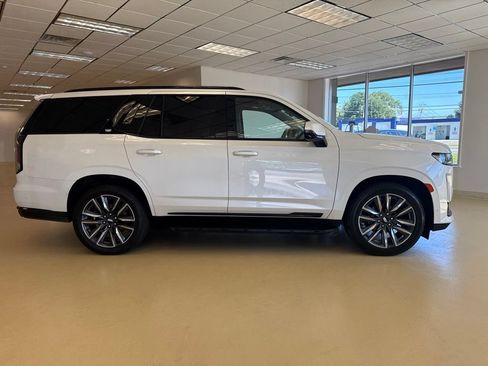 Used 2022 Cadillac Escalade Sport Platinum AWD/4WD image 9