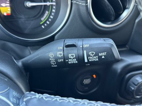 Used 2022 Jeep Wrangler Unlimited Sahara AWD/4WD image 34