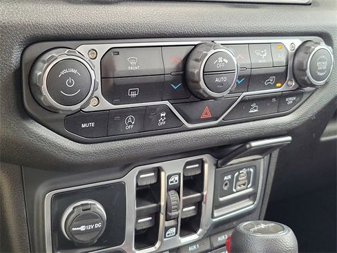 Used 2024 Jeep Gladiator Sport image 28