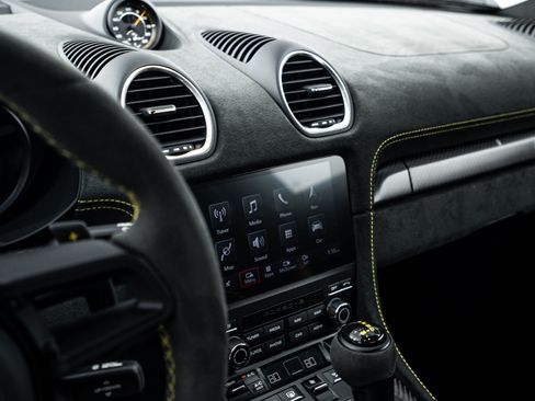 Certified 2024 Porsche 718 Cayman GT4 RS image 17