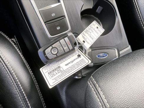 Used 2020 Ford Escape Titanium FWD image 14