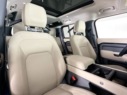 Used 2024 Land Rover Defender 110 S image 14