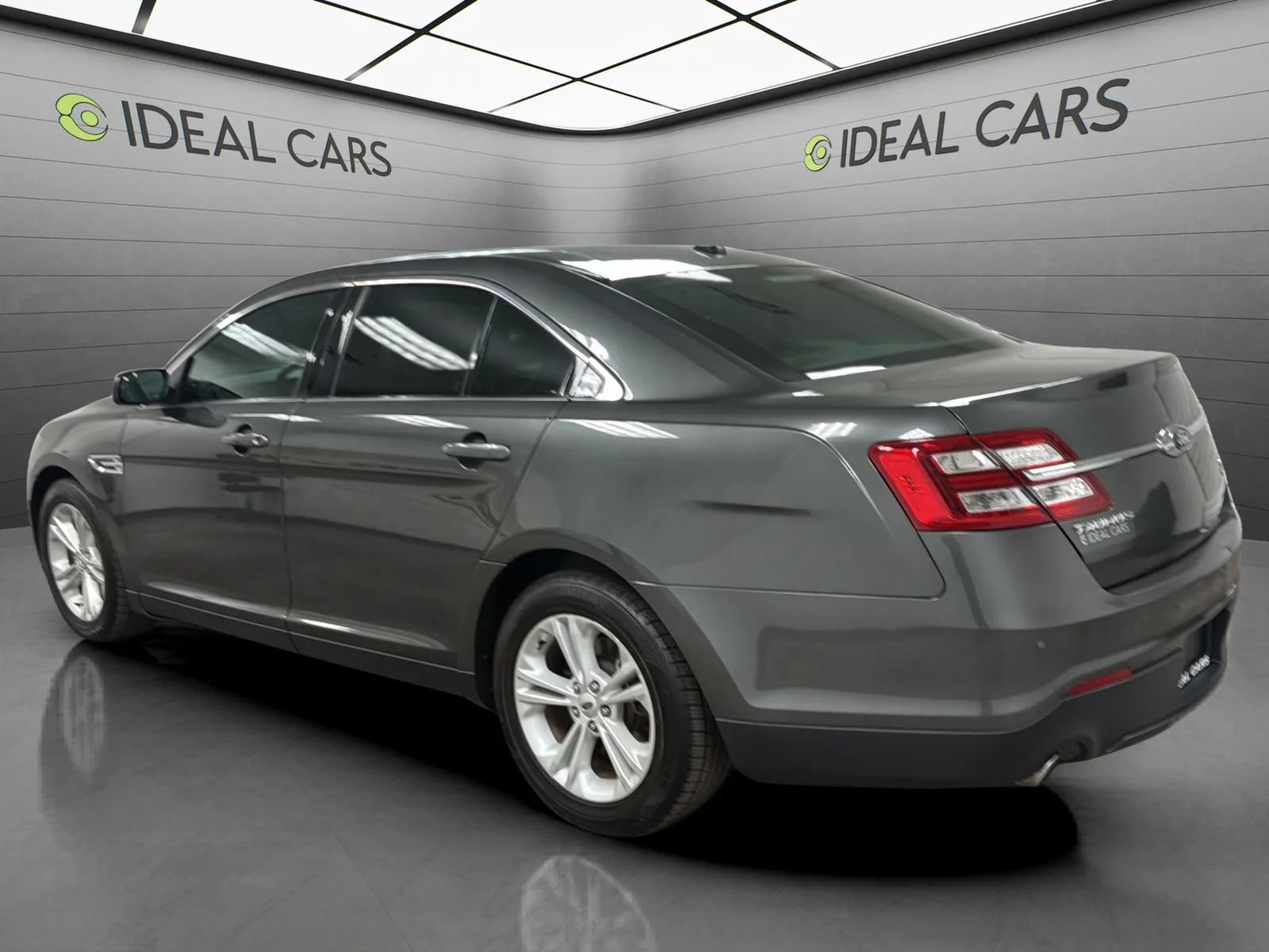 Used 2017 Ford Taurus SEL AWD/4WD image 7