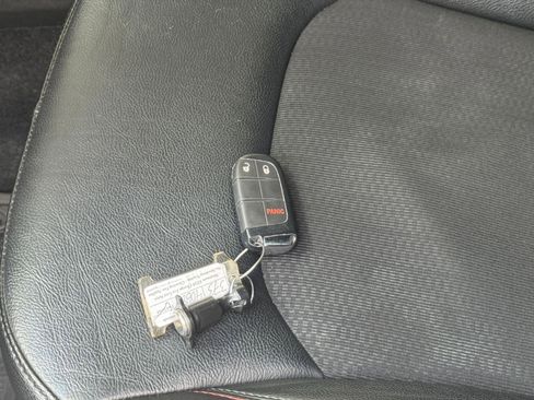 Used 2025 Jeep Compass Trailhawk image 21