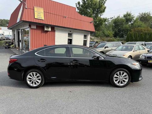Used 2015 Lexus ES 300h Hybrid image 8