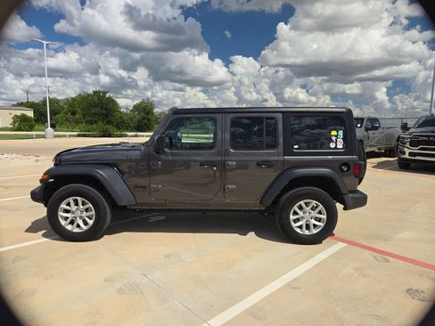 Used 2023 Jeep Wrangler Unlimited Sport AWD/4WD image 6