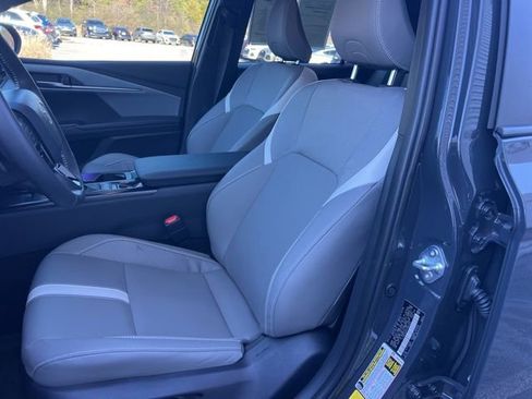 Used 2026 Toyota Camry SE image 25