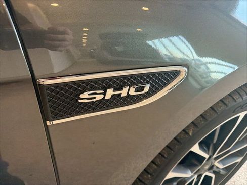 Used 2017 Ford Taurus SHO w/ Driver Assist Package image 7