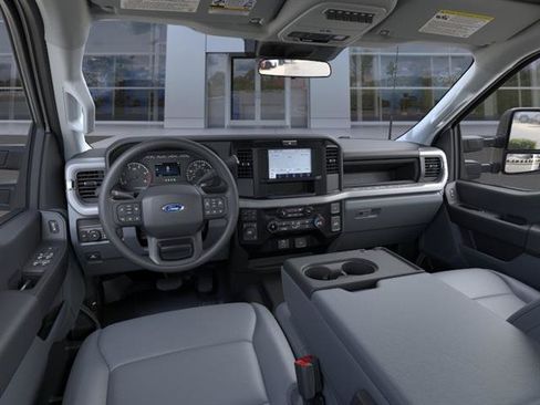 New 2026 Ford F550 4x4 Crew Cab image 9