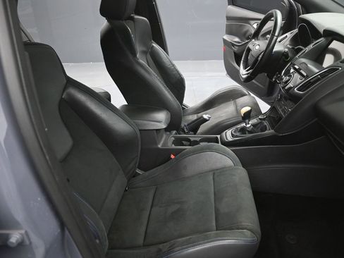 Used 2016 Ford Focus RS image 24
