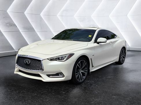 Used 2019 INFINITI Q60 3.0t Luxe w/ Essential Package AWD/4WD image 3