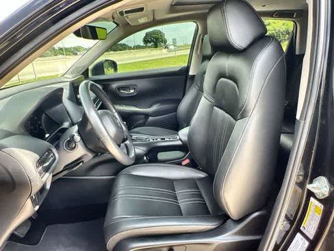 Used 2024 Honda HR-V EX-L image 11