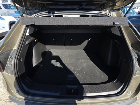 Used 2024 Chevrolet Trax LT w/ LT Convenience Package image 14