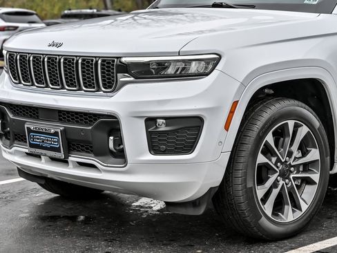 Used 2021 Jeep Grand Cherokee L Overland w/ Luxury Tech Group IV image 2