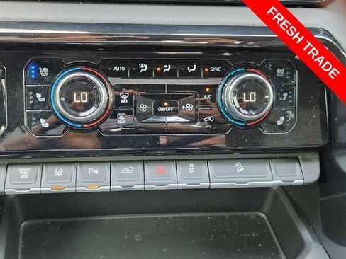 Used 2024 GMC Sierra 2500 AT4 w/ AT4 Premium Plus Package AWD/4WD image 17