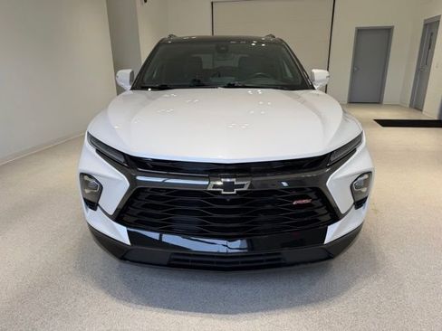 Used 2023 Chevrolet Blazer RS w/ Driver Confidence II Package AWD/4WD image 2