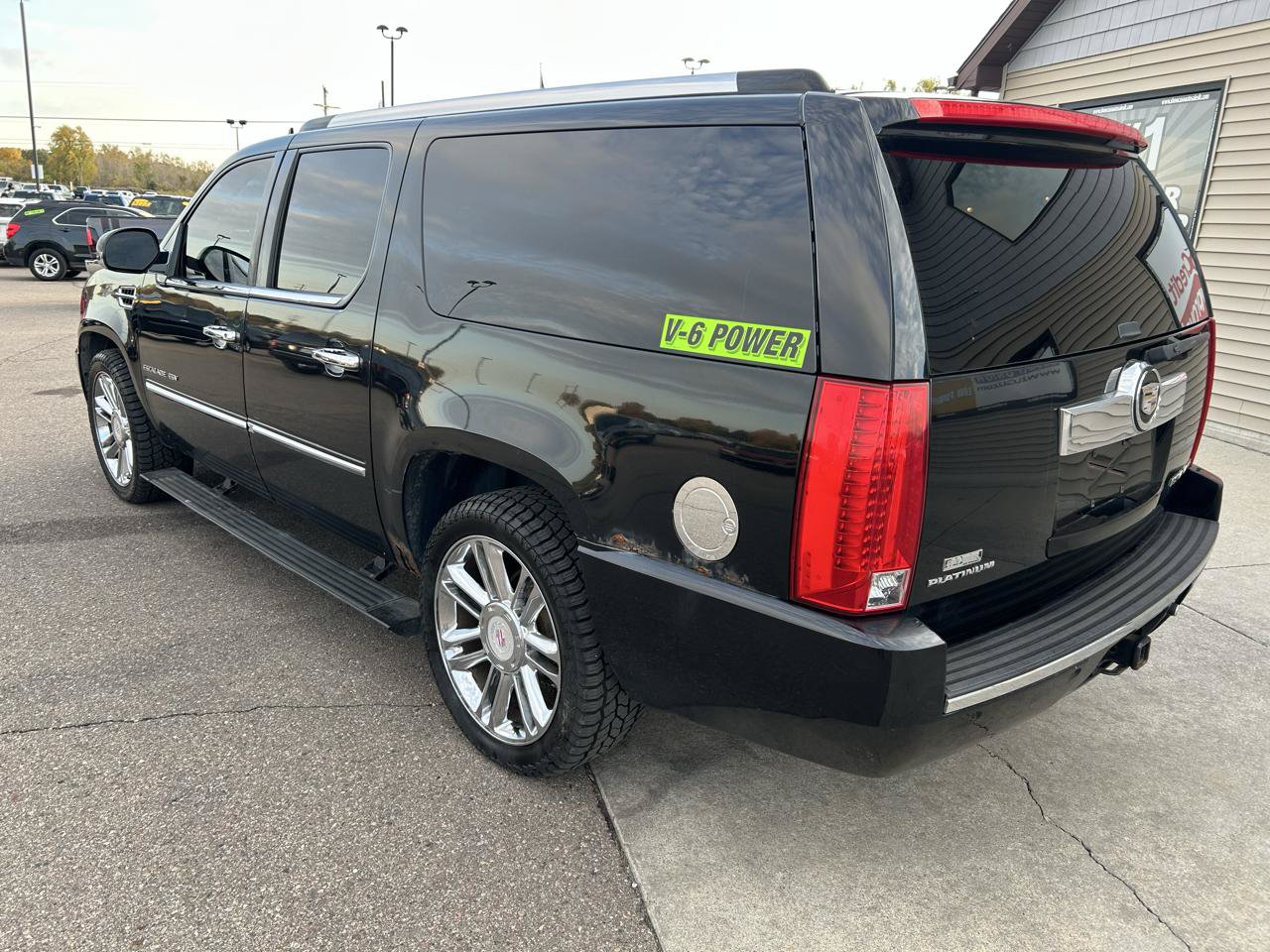 Used 2011 Cadillac Escalade ESV Platinum AWD/4WD image 7