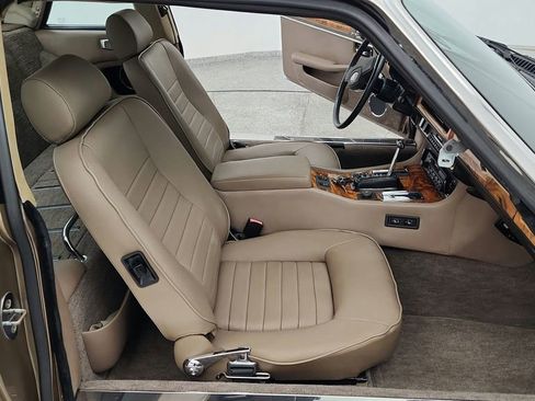 Used 1988 Jaguar XJS V12 Convertible image 23