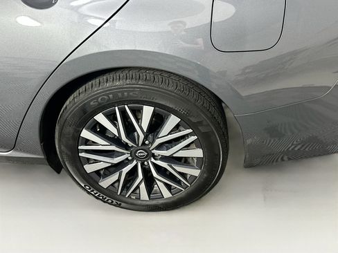 Used 2025 Nissan Altima 2.5 SV image 11