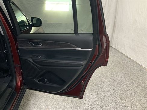 Used 2023 Jeep Grand Cherokee L Limited w/ Black Appearance Package AWD/4WD image 20