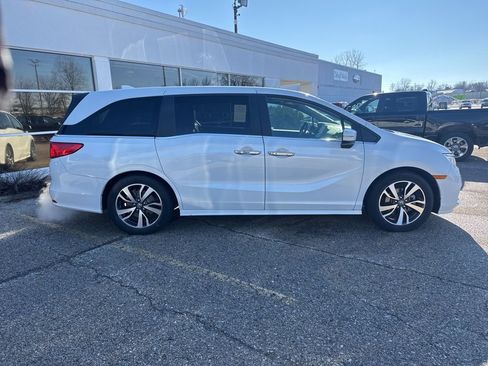 Used 2022 Honda Odyssey Touring image 2