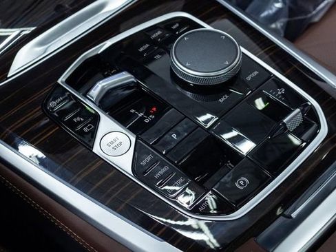 New 2026 BMW X5 xDrive50e image 21